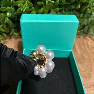 Elegant Pearl Cluster New w/box earrings